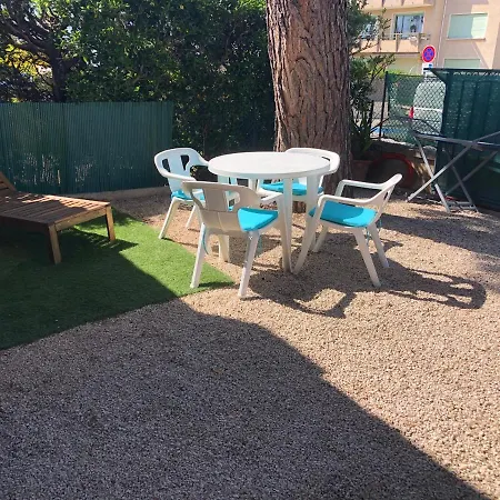 Etoile De La Parking Prive Gratuit *